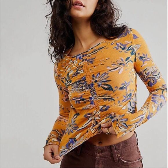 FREE PEOPLE Dreamed Of You Tee‎ Long Sleeve Ruched Yellow Gold Floral XS Small - Picture 1 of 11